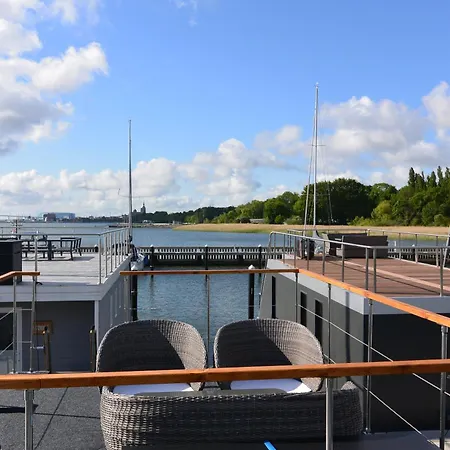 Båthotell Oeko Budget Hausboot Retreat Morgenrot Stralsund