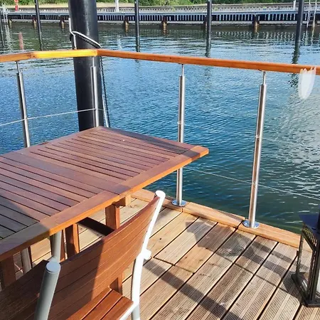 Oeko Budget Hausboot Retreat Morgenrot * Stralsund