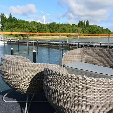 Båthotell Oeko Budget Hausboot Retreat Morgenrot Stralsund