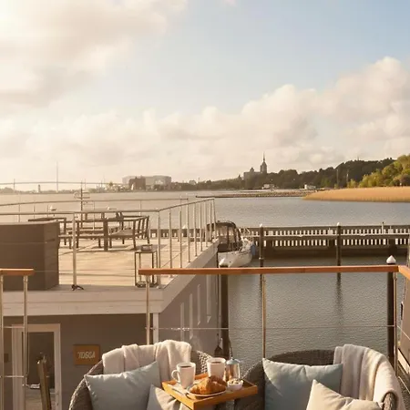 Oeko Budget Hausboot Retreat Morgenrot *