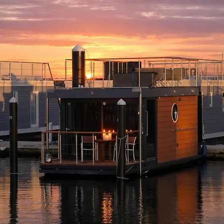 Oeko Budget Hausboot Retreat Morgenrot Stralsund