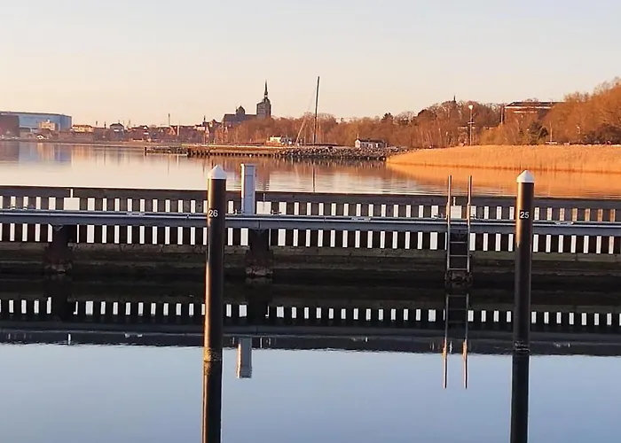 Oeko Budget Hausboot Retreat Morgenrot