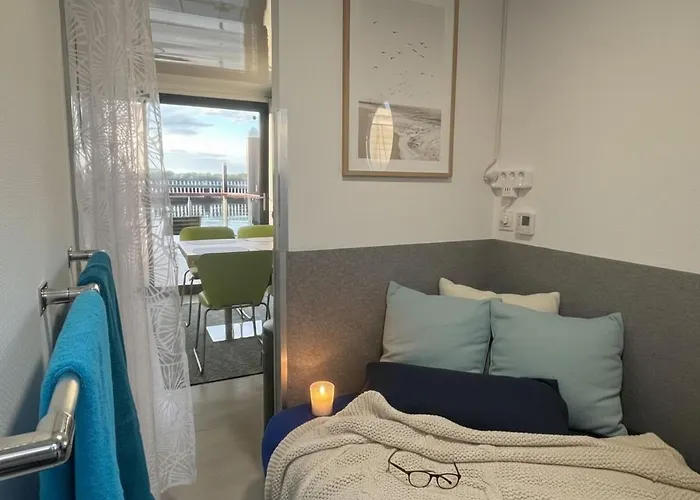 Oeko Budget Hausboot Retreat Morgenrot Bateau-hôtel Stralsund